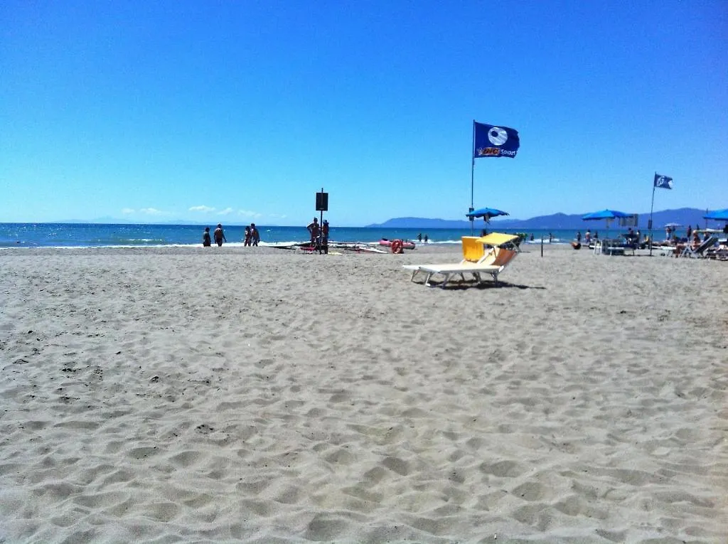 Hotel Grifone Principina a Mare 3*,  Italy