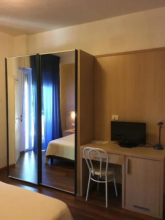 Hotel Grifone Principina a Mare 3*,  Italy
