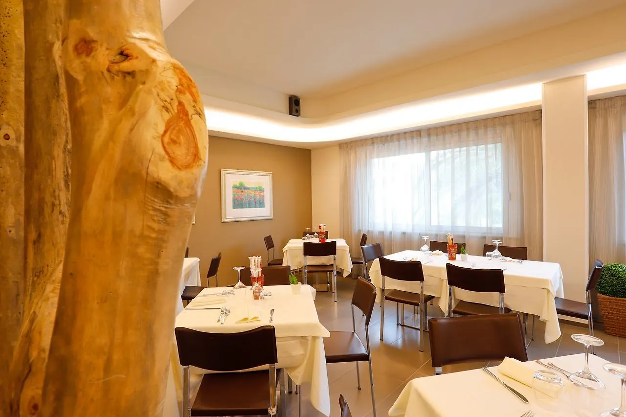 Hotel Grifone Principina a Mare 3*,  Italy